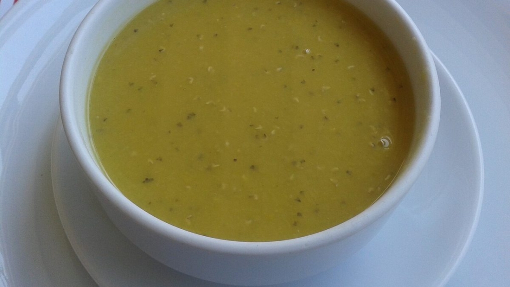 Kâsede mercimek çorbası