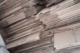 E-ticaret siparişleri için hazırlanan karton kutular ve paketleme malzemeleri