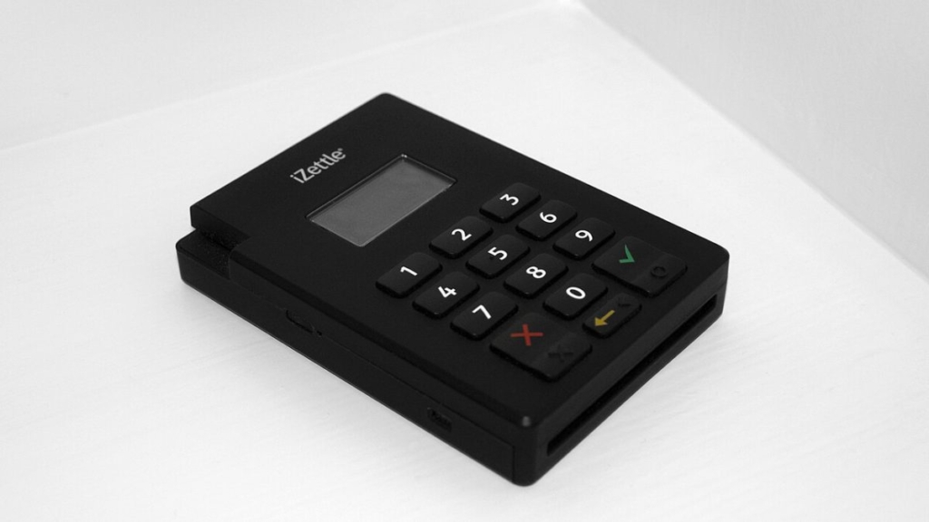 Kartla ödeme için kullanılan taşınabilir PIN terminali