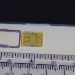 Nano SIM kart ve telefonun SIM tepsisi
